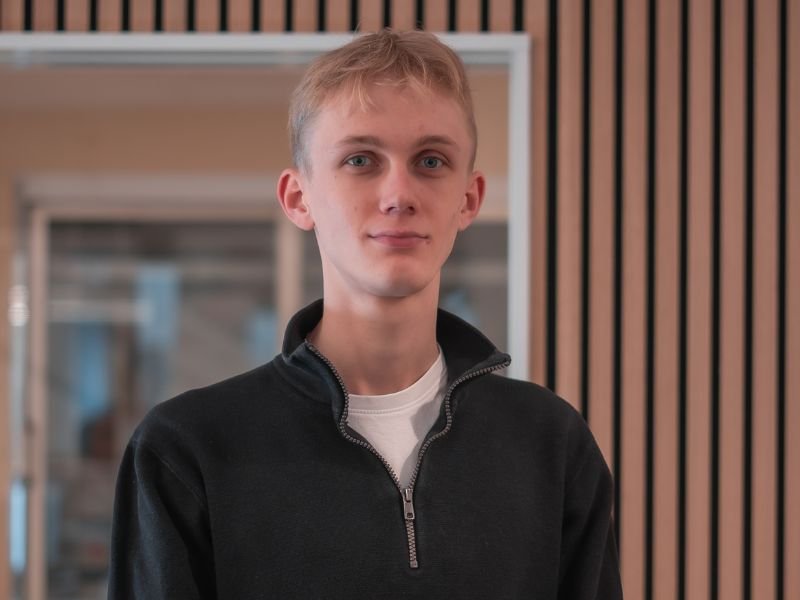 Eric Nestvogel, Auszubildender