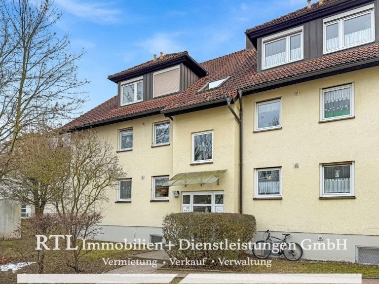 Ansicht Triptis Wohnung 2 Zimmer im 6-Familienhaus: Balkonzugang aus zwei R�umen, Garage inklusive (A1656)
