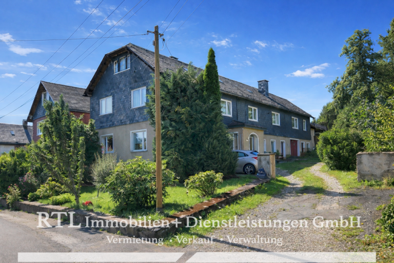 Au�enansicht Bad Lobenstein Haus Bauernhaus mit Nebengelass und weitl�ufigem Grundst�ck (A1663)