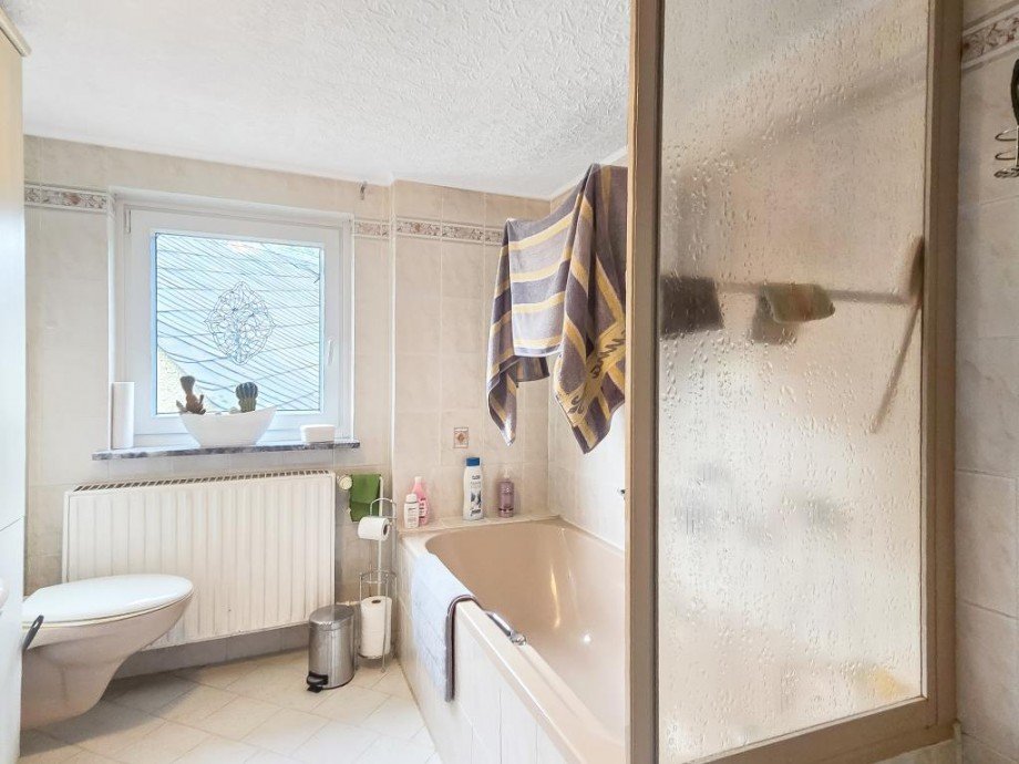 Bad mit Wanne Einfamilienhaus Saalburg-Ebersdorf