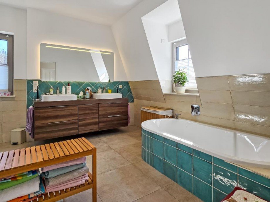 Bad OG Einfamilienhaus E�bach