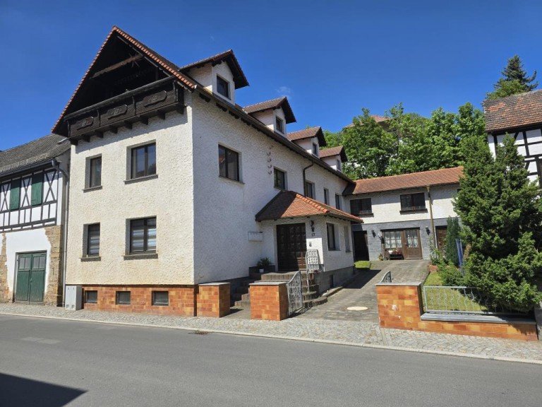 Au�enansicht Reichenbach Einfamilienhaus (A1572) ger�umiges Mehrfamilienhaus am Hermsdorfer Kreuz