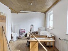 B�ro (A1550) Vielseitiges Kulturhaus mit Veranstaltungssaal und Ferienwohnungen in Kleingeschwenda