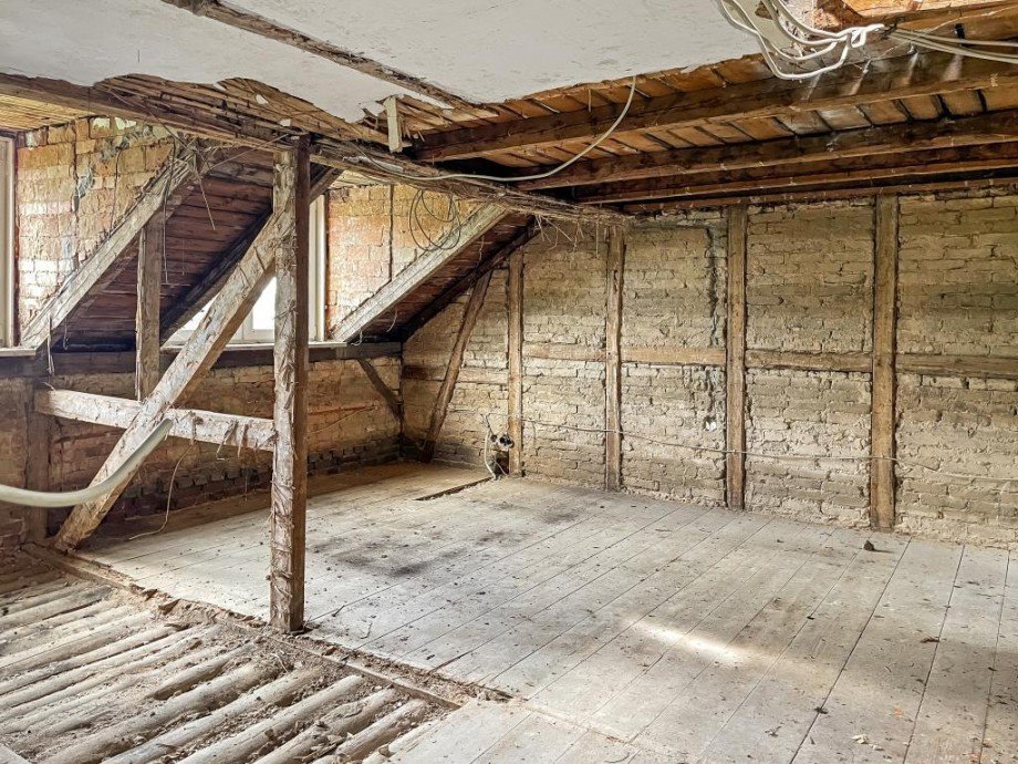 Zimmer DG Mehrfamilienhaus P��neck