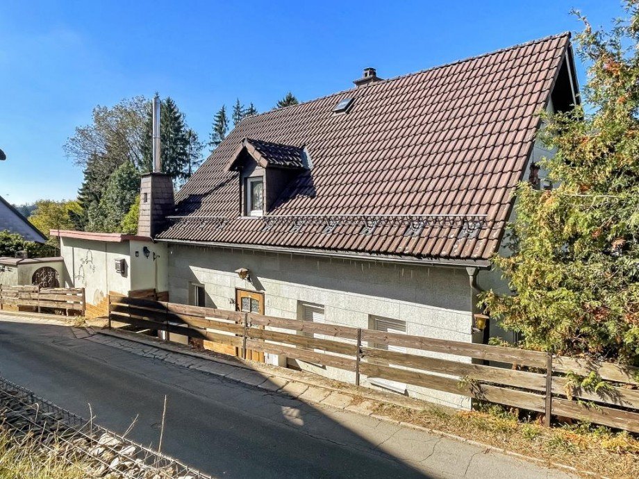 Stra�enansicht Einfamilienhaus Schwarzenbach am Wald