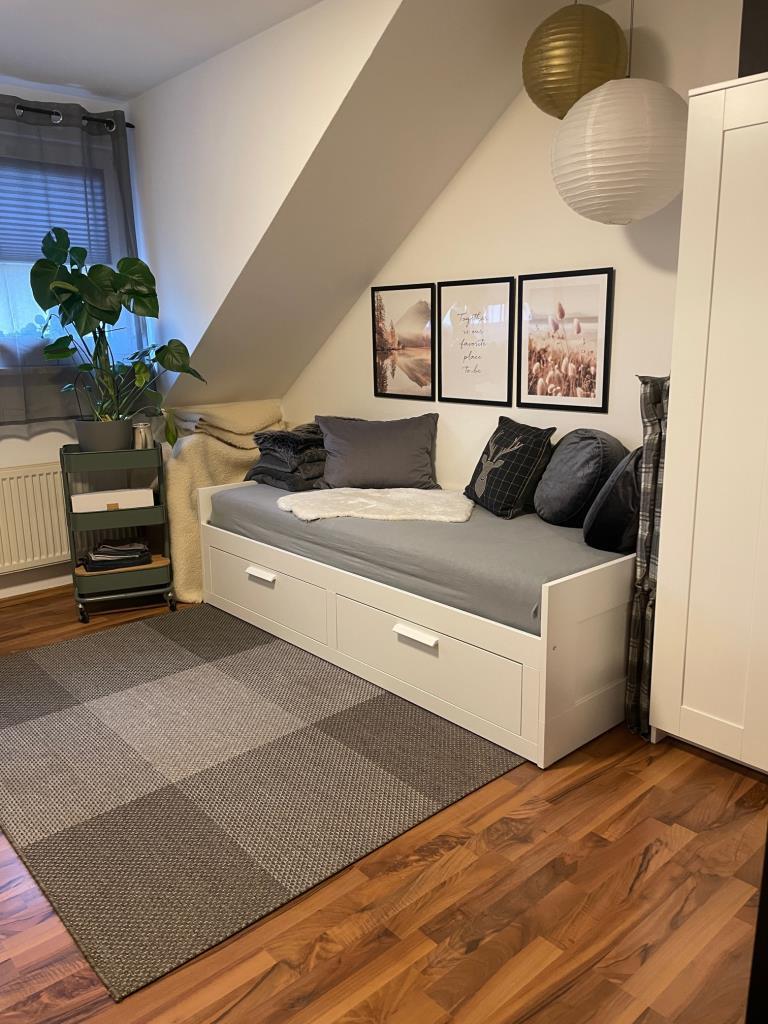 Zimmer_1 Wohnung Hof