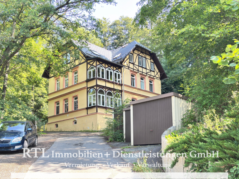 Au�enansicht Bad Lobenstein Wohnung Gro�e 4-Zimmerwohnung mit Balkon und Wintergarten (A1748)