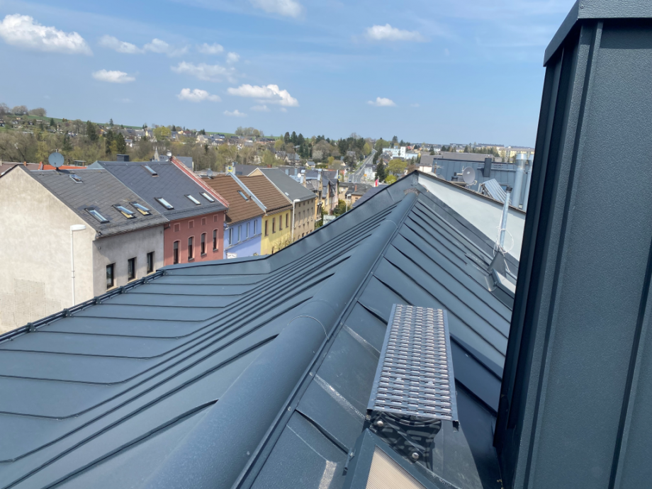 PREFA Dacheindeckung Mehrfamilienhaus Schleiz
