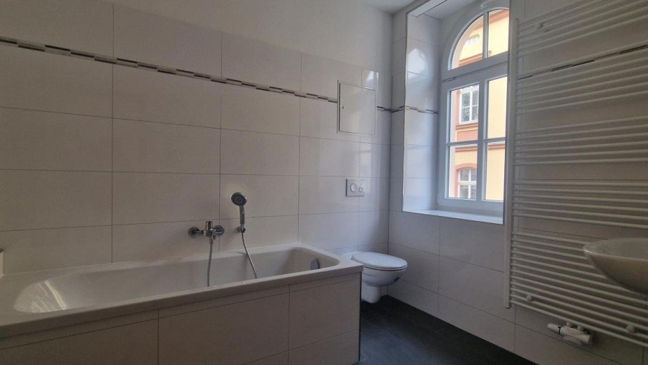 Tageslichtbad mit Wanne Wohnung Bad Lobenstein