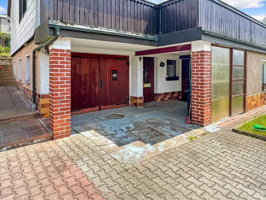 Zugang Garage Einfamilienhaus Wurzbach