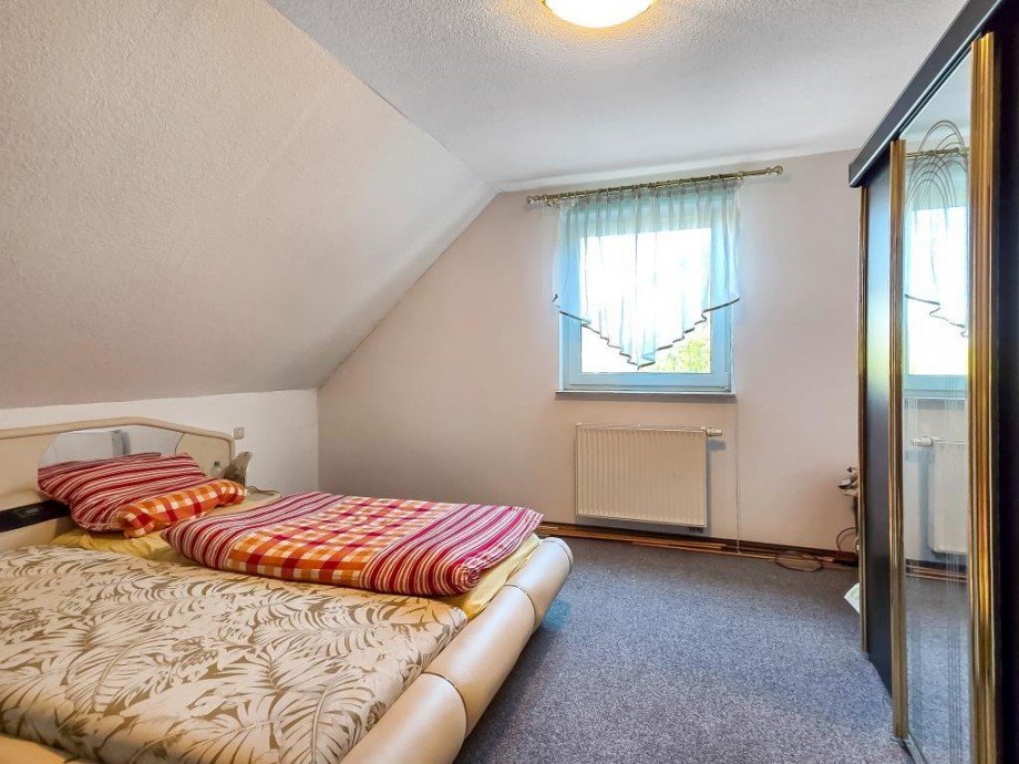 Schlafzimmer OG Einfamilienhaus Saalfeld