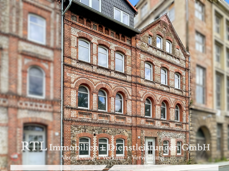 Au�enansicht P��neck Mehrfamilienhaus Sanierungsobjekt im Rundbogenstil - zentrumsnah in P��neck (A1675)