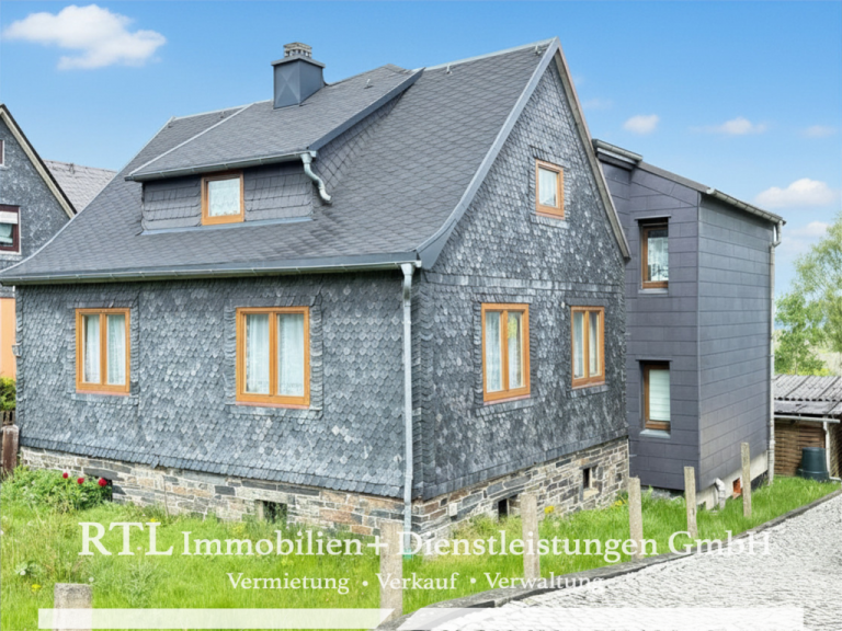 Frontansicht Wurzbach Einfamilienhaus Ein Haus mit M�glichkeiten - EFH mit Anbau und Blick ins Gr�ne (A1723)
