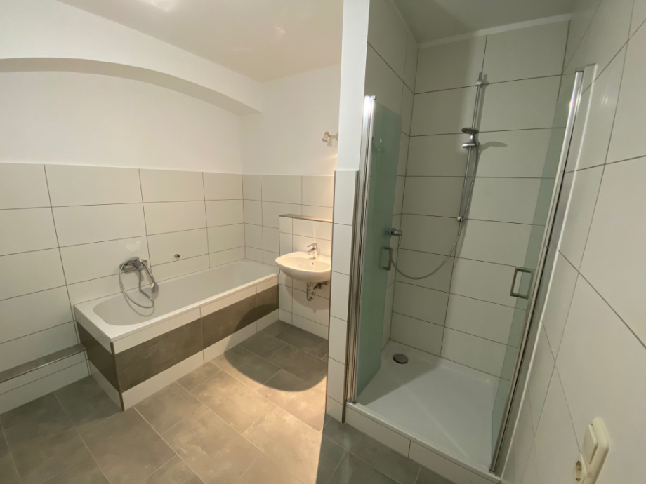 Badezimmer Wohnung Mehrfamilienhaus Schleiz