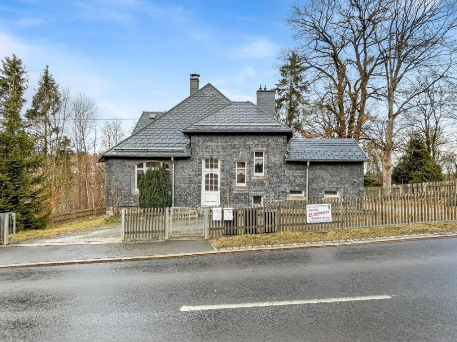 Stra�enansicht Zweifamilienhaus Wurzbach