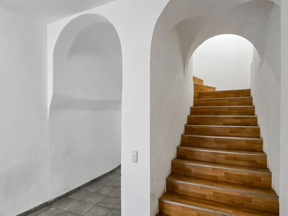 Aufgang Wohnung OG Zweifamilienhaus Schleiz