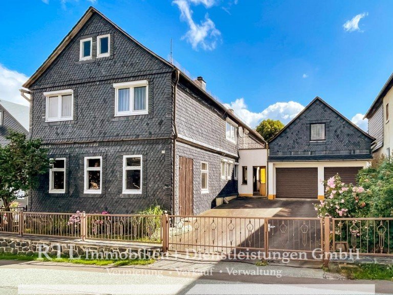 Ansicht Wurzbach Einfamilienhaus Wohnhaus mit Werkstatt, Garagen & ein sch�ner Garten (A1596)