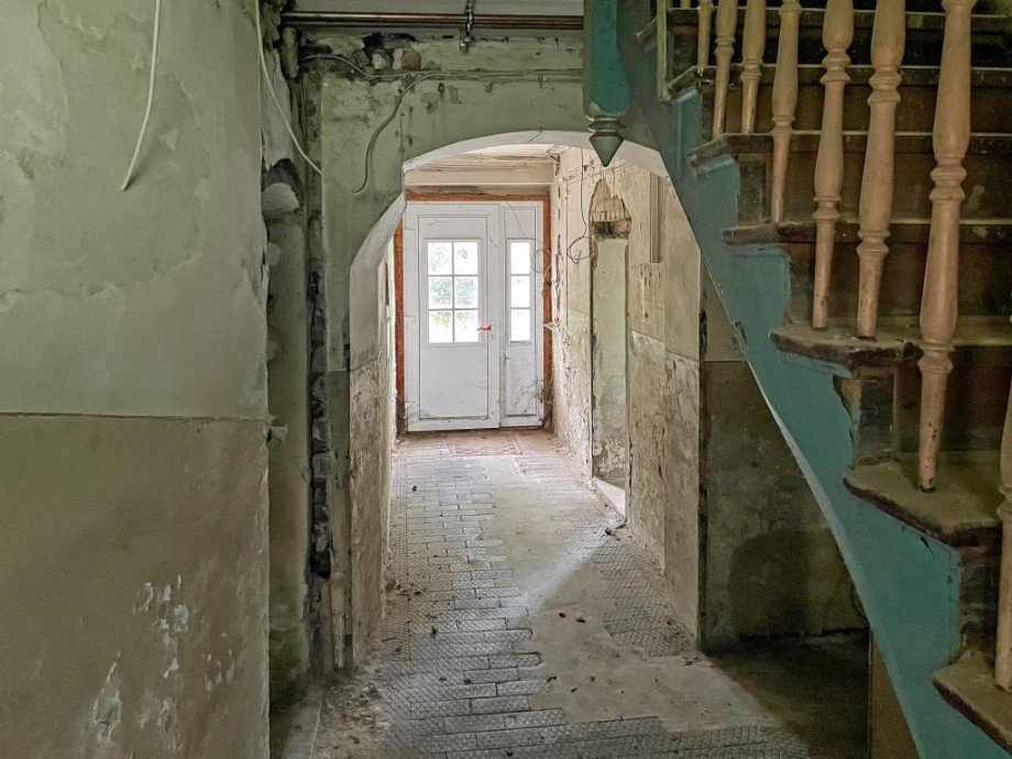 Eingansbereich Mehrfamilienhaus P��neck